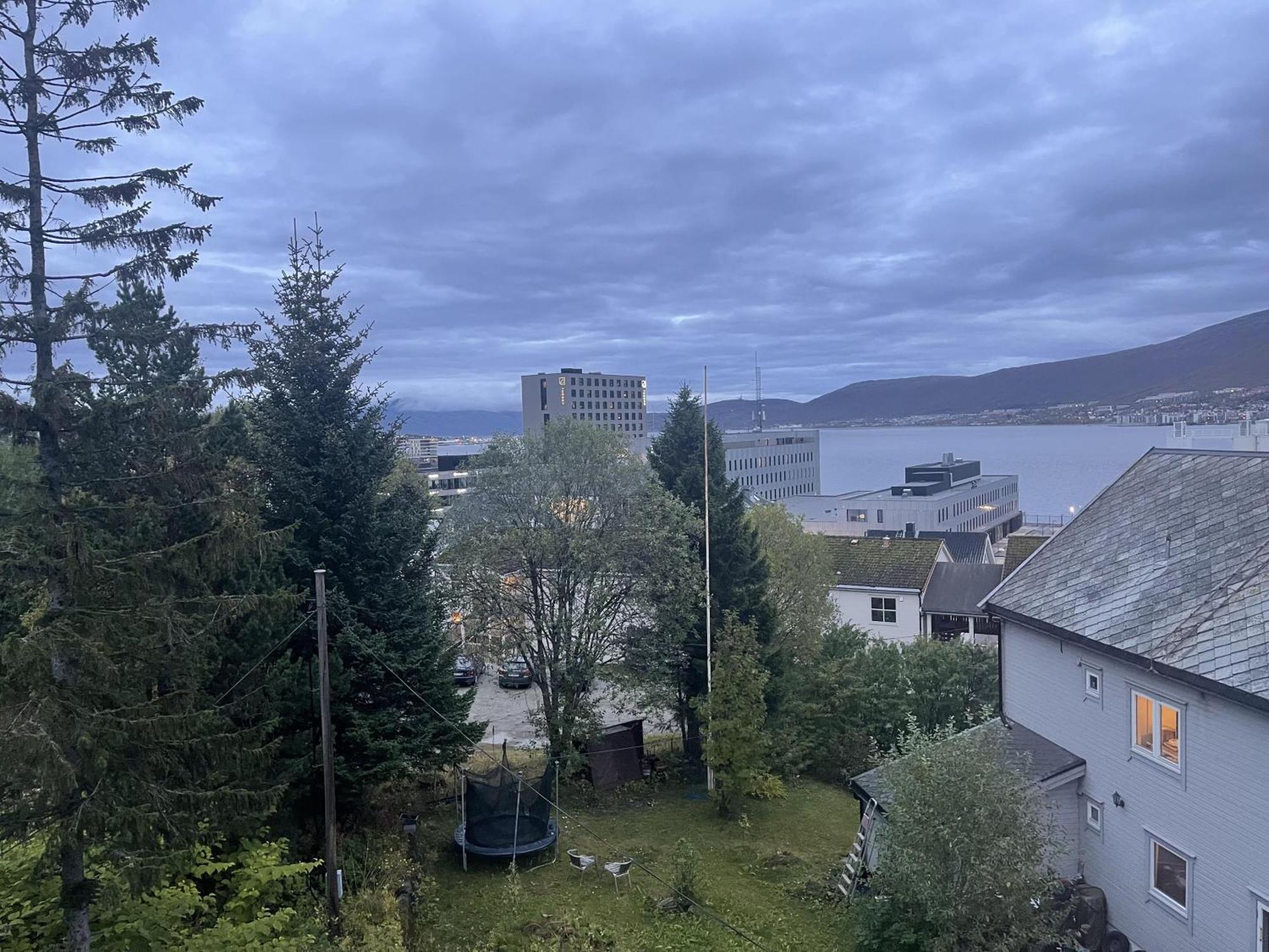 Nice Apartment Near To City Center Of Tromso Exterior photo