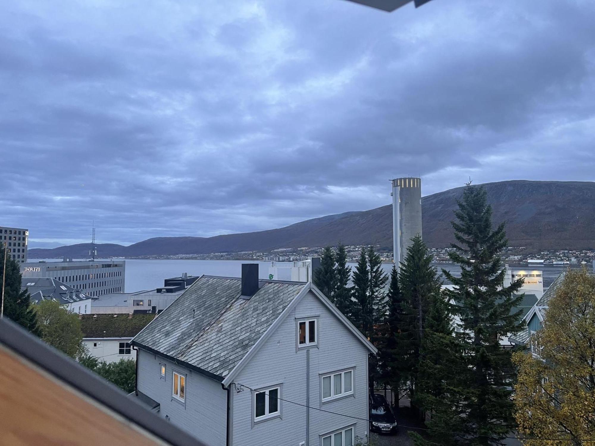 Nice Apartment Near To City Center Of Tromso Exterior photo